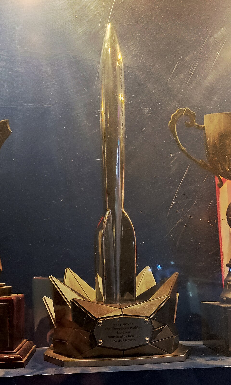 Troféu do Prêmio Hugo de Liu Cixin